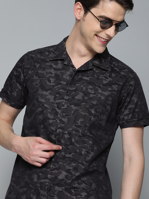 

HERE&NOW Men Black & Grey Slim Fit Camouflage Printed Casual Shirt