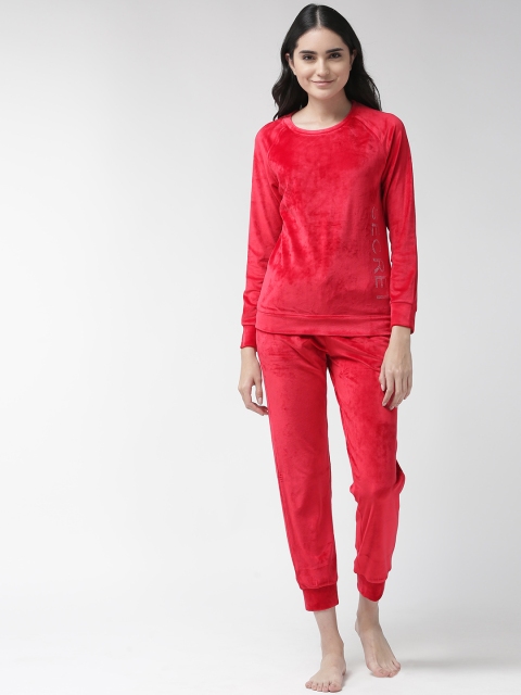 

MADAME M SECRET Women Red Solid Night suit