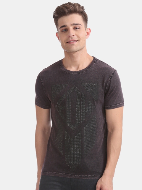 Men Maroon Self Design Round Neck T-shirt