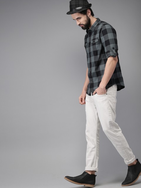

Moda Rapido Men Grey & Black Slim Fit Checked Casual Shirt