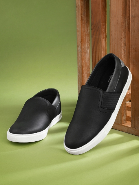 

The Roadster Lifestyle Co Men Black Slip-On Sneakers