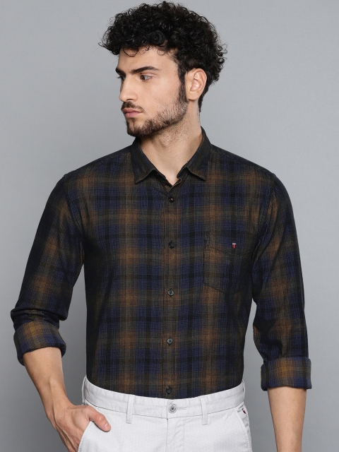 

Louis Philippe Sport Men Navy Blue & Black Self Checked Super Slim Fit Smart Casual Shirt