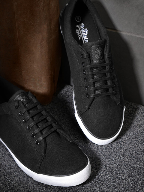 

Roadster Men Black Water Repellent Sneakers