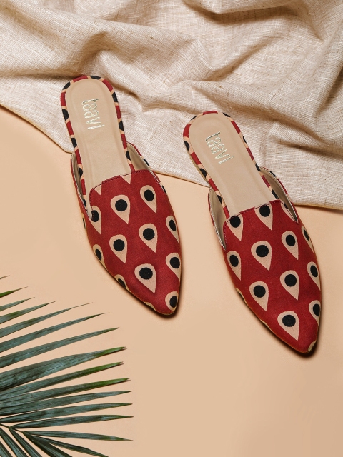 

Taavi Women Red & Black Printed Bagru Sustainable Mules