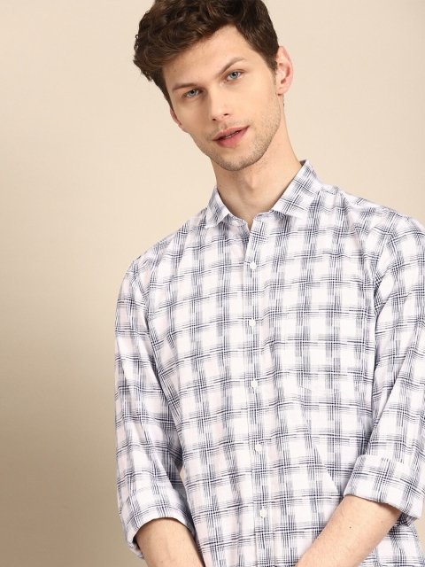 

ether Men White & Navy Blue Checked Casual Shirt