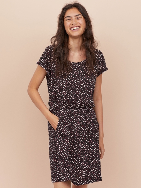 

H&M Women Black & Red Printed Jersey dress