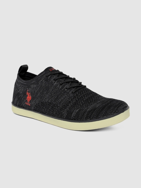 Men Black Solid Walking Shoes