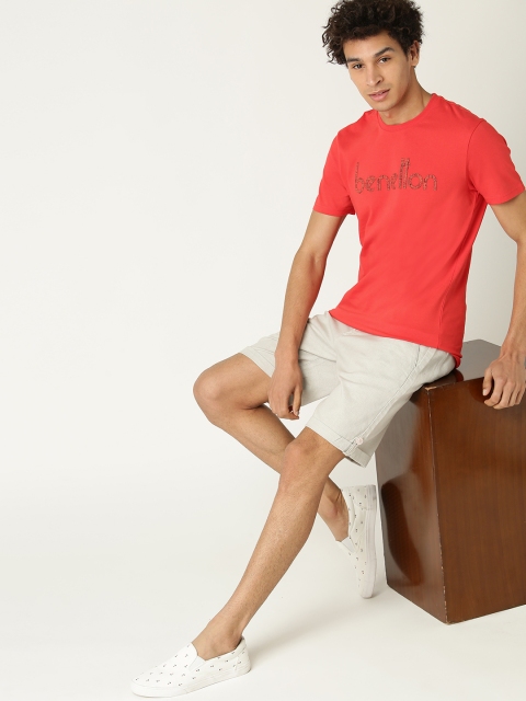 

United Colors of Benetton Men Red Applique Detail Round Neck T-shirt