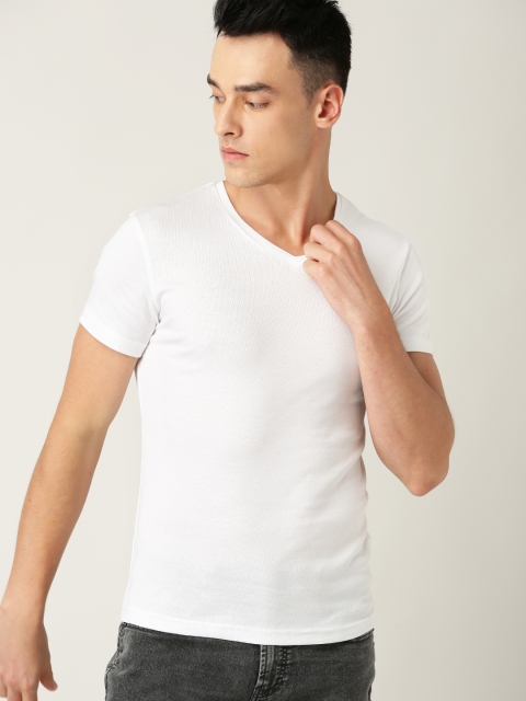 

United Colors of Benetton Men White Solid V-Neck T-shirt