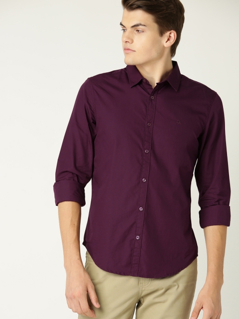 United Colors of Benetton Men Burgundy Regular Fit Solid Casual Shirt
