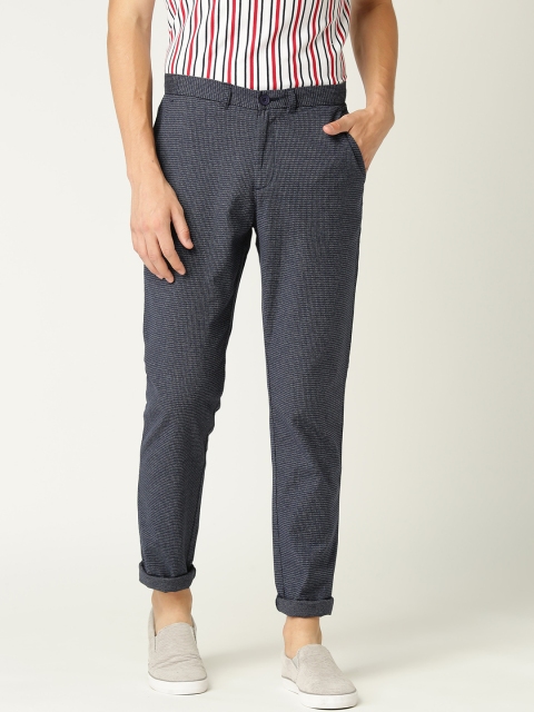 

United Colors of Benetton Men Blue Tapered Fit Dobby Self Design Chinos