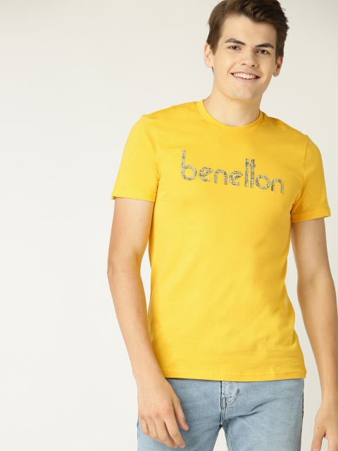 

United Colors of Benetton Men Yellow Applique Detail Round Neck T-shirt