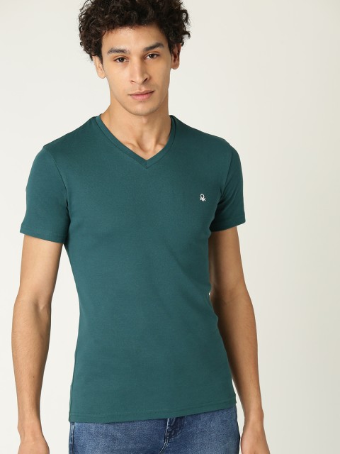

United Colors of Benetton Men Teal Green Solid V-Neck T-shirt