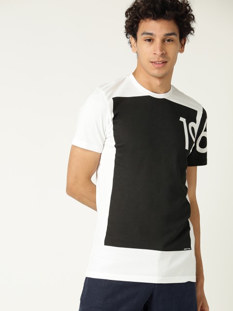 

United Colors of Benetton Men White & Black Colourblocked Round Neck T-shirt