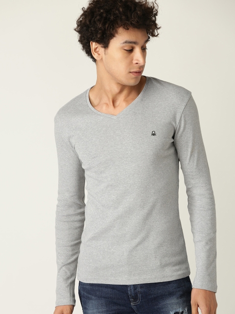 

United Colors of Benetton Men Grey Melange Solid V-Neck T-shirt