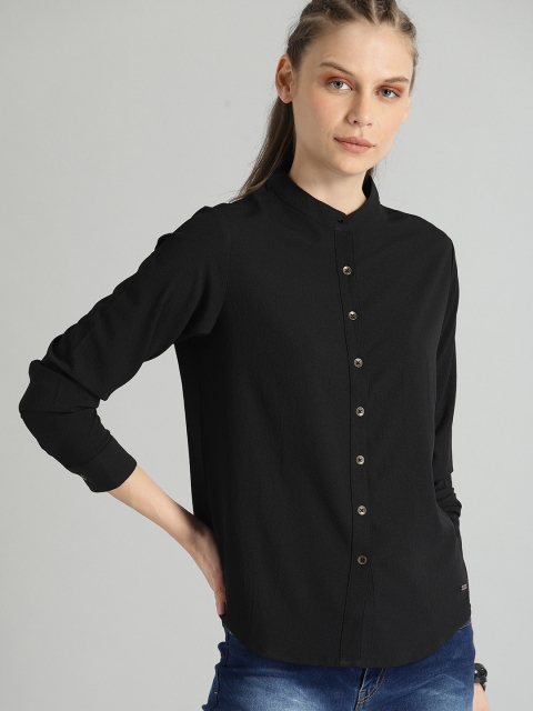 

The Roadster Lifestyle Co Women Black Regular Fit Solid Casual Shirt