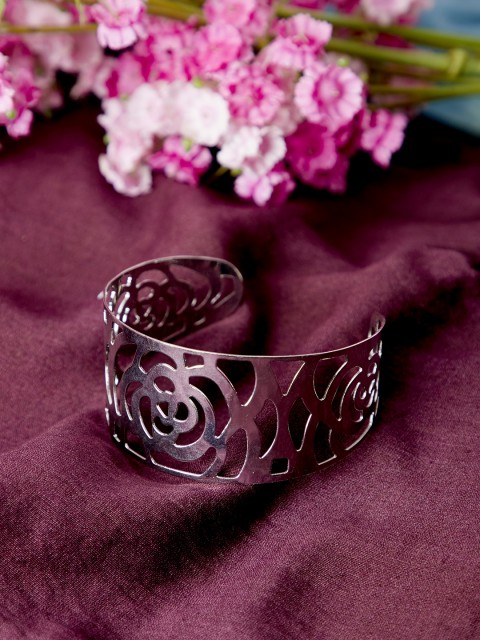 

ZeroKaata Women Silver-Toned Alloy Cuff Bracelet