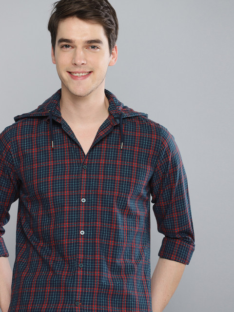 

Mast & Harbour Men Navy Blue & Red Regular Fit Checked Casual Shirt