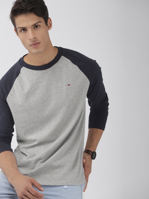 

Tommy Hilfiger Men Grey & Navy Blue Colourblocked Round Neck T-shirt