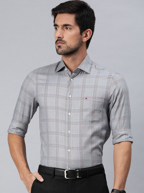 

Tommy Hilfiger Men Blue & Red Tailored Regular Fit Checked Formal Shirt