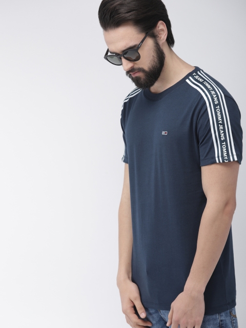 

Tommy Hilfiger Men Navy Blue Solid Round Neck T-shirt