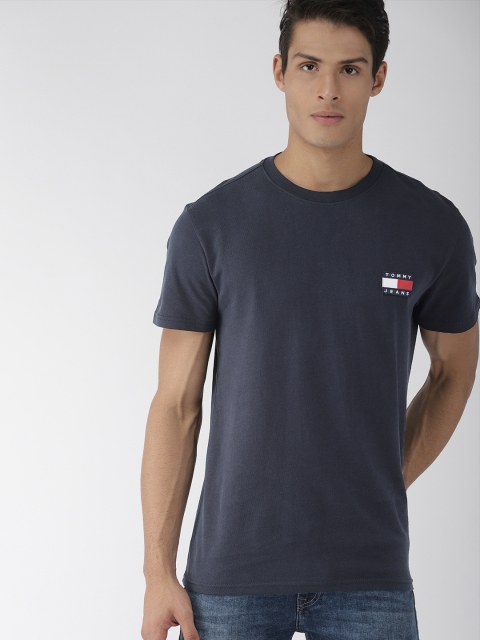 

Tommy Hilfiger Men Navy Blue Solid Round Neck T-shirt