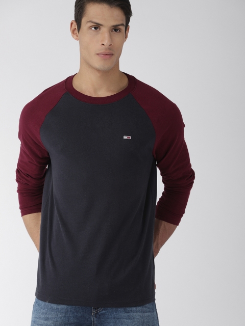 

Tommy Hilfiger Men Navy Blue & Burgundy Colourblocked Round Neck T-shirt