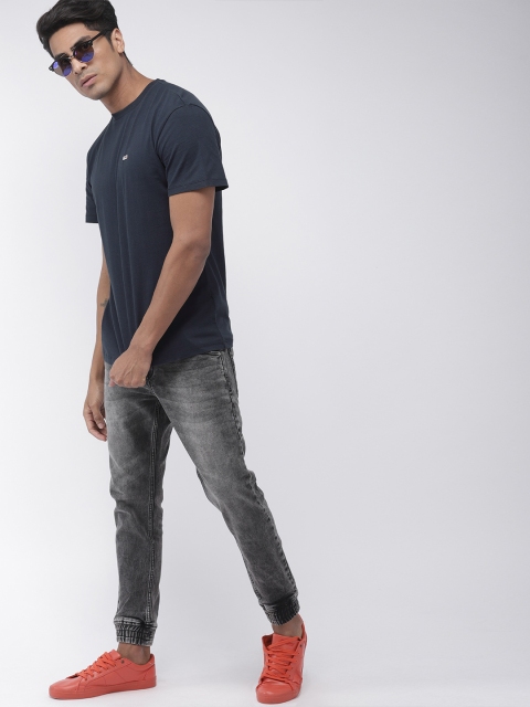 

Tommy Hilfiger Men Navy Blue Solid Round Neck Pure Cotton T-shirt