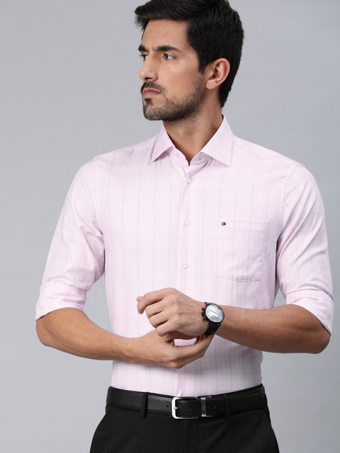 

Tommy Hilfiger Men Pink & Off-White Regular Fit Dobby Woven Checked Easy Care Formal Shirt