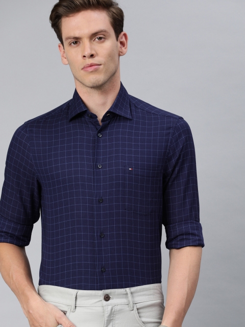 

Tommy Hilfiger Men Navy Blue Regular Fit Checked Smart Casual Shirt