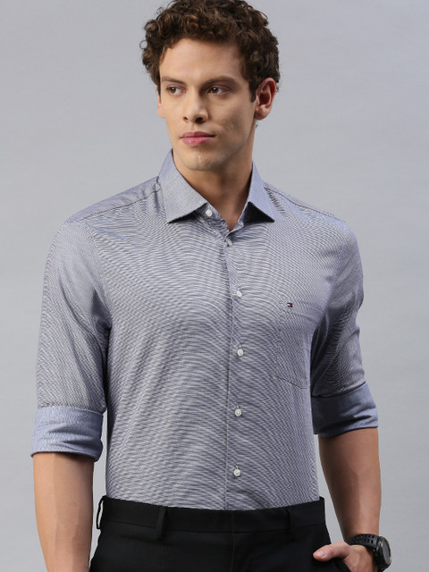 

Tommy Hilfiger Men Blue Regular Fit Striped Semiformal Shirt