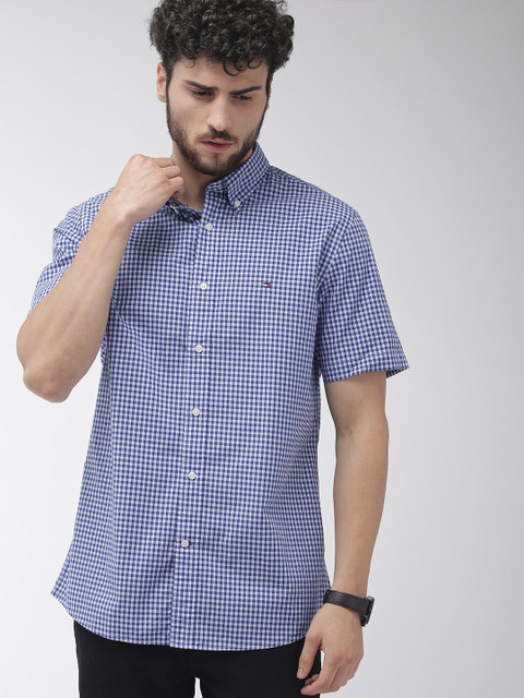 

Tommy Hilfiger Men Blue & White Regular Fit Checked Casual Shirt