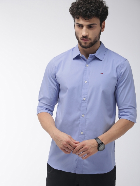 

Tommy Hilfiger Men Blue Slim Fit Solid Casual Shirt