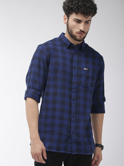 

Tommy Hilfiger Men Blue Regular Fit Checked Casual Shirt