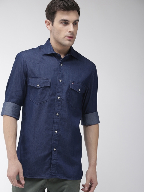 

Tommy Hilfiger Men Navy Blue Regular Fit Solid Casual Chambray Shirt