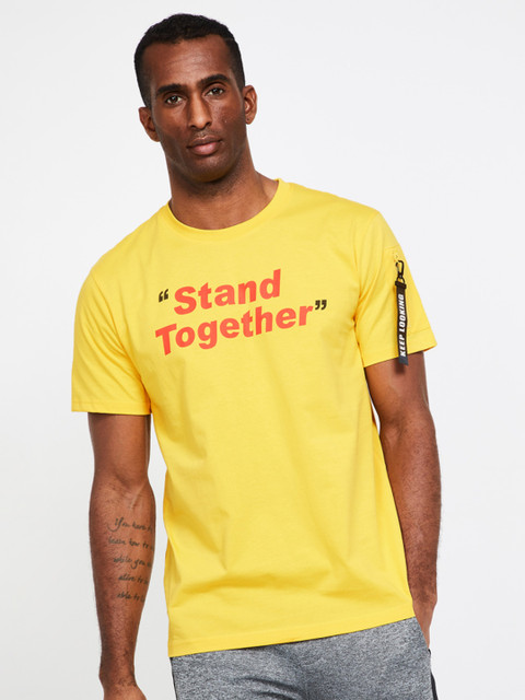 

Bossini Men Yellow Printed Round Neck T-shirt