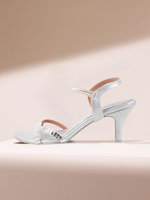

Metro Women Silver-Toned Solid Stiletto
