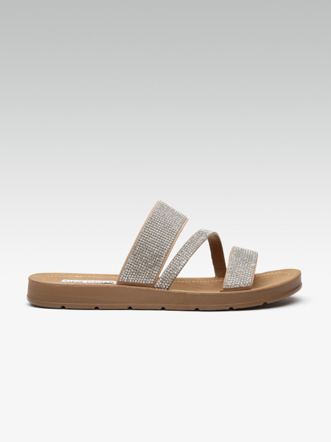 

Steve Madden Women Silver-Toned & Brown Studded Open Toe Flats
