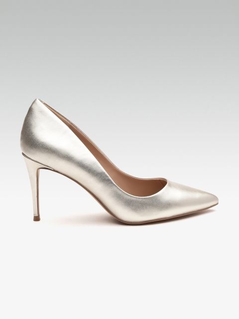 

Steve Madden Women Gold-Toned Leather Solid Pumps