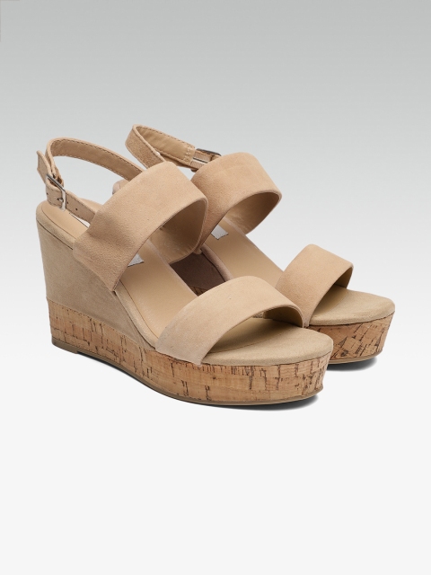 

Steve Madden Women Beige Solid Sandals