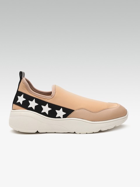 

Steve Madden Women Beige & Black Slip-On Sneakers