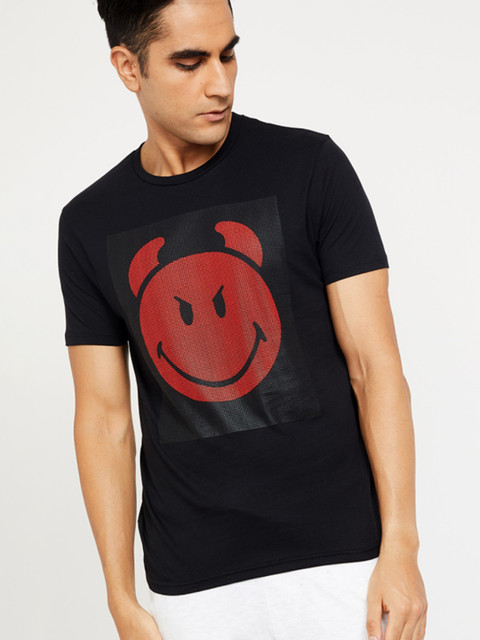 

Smiley World Men Black & Red Printed Round Neck T-shirt