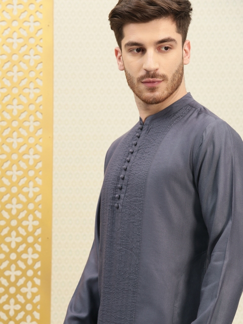 

House of Pataudi Men Grey Solid Straight Kurta