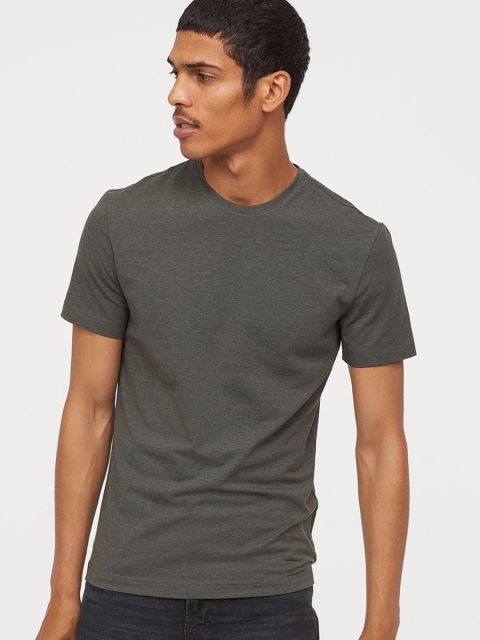 

H&M Men Green Solid T-shirt Slim Fit