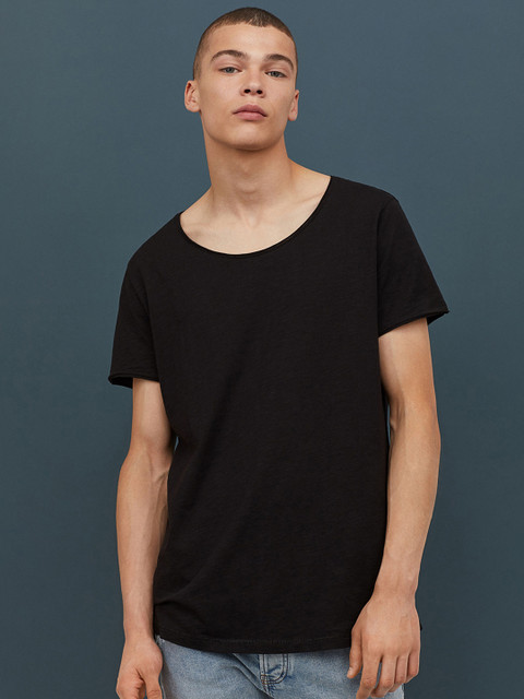 

H&M Men Black Solid Raw-edge T-shirt