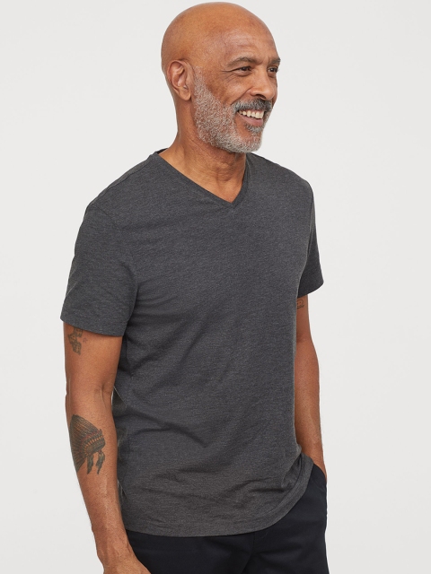 

H&M Men Black Solid V-neck T-shirt Slim Fit