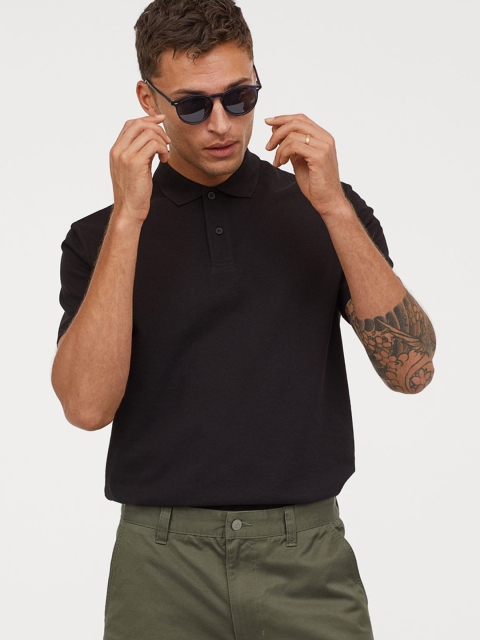 

H&M Men Black Solid Polo Shirt