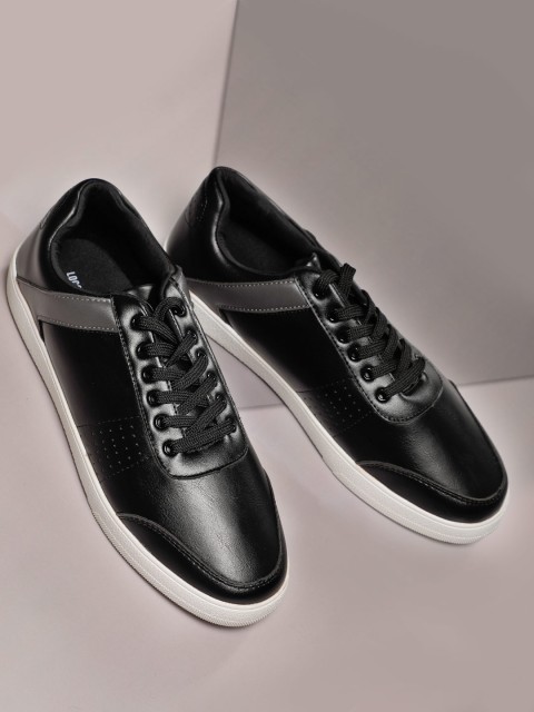 

LOCOMOTIVE Men Black Sneakers