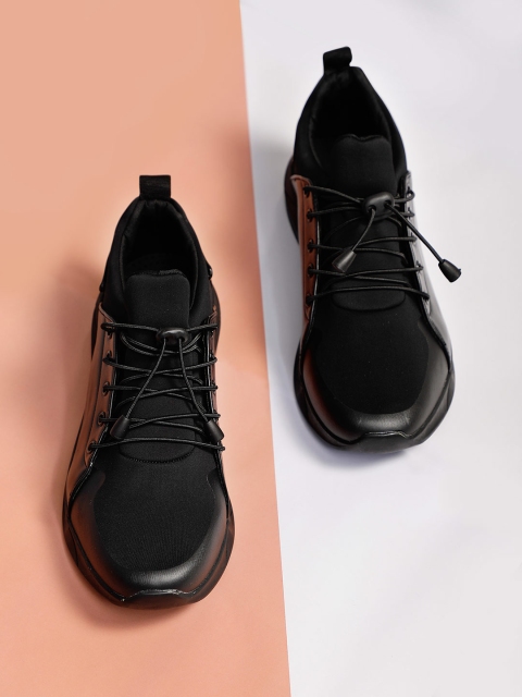 

LOCOMOTIVE Men Black Sneakers