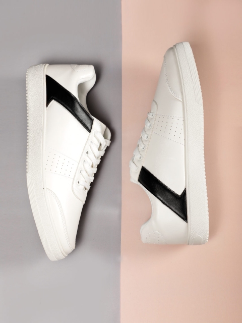 

LOCOMOTIVE Men White Sneakers